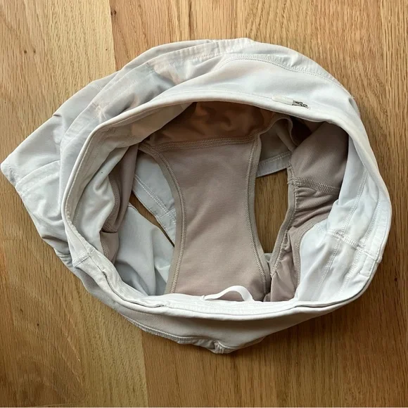 lululemon athletica White Speed Up Running Shorts 2.5” - Picture 6 of 6